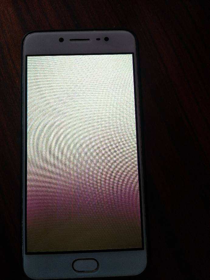 手机白屏是什么原因-第1张图片-王尘宇